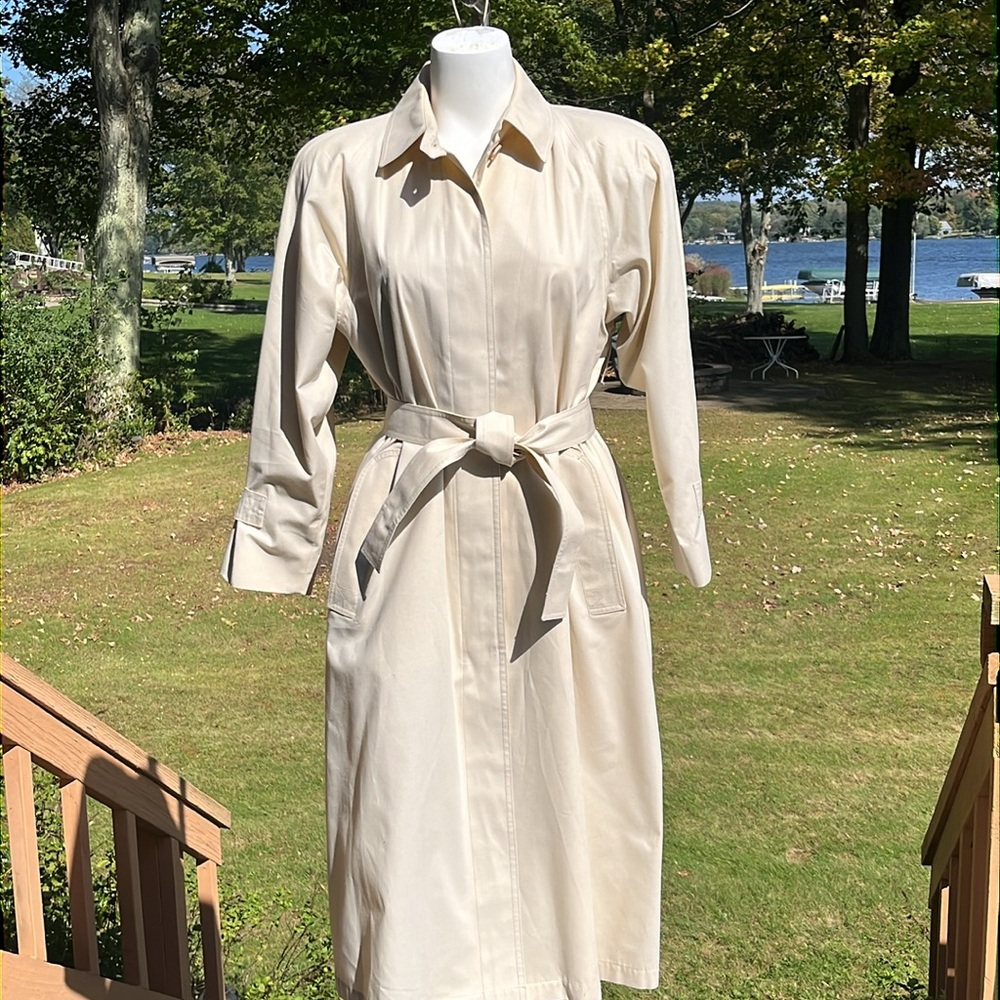 Vintage London Fog pristine 80s raincoat 12P
